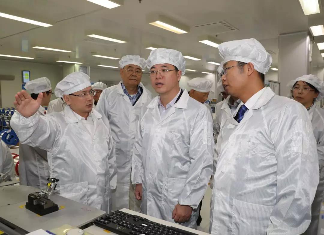 強(qiáng)強(qiáng)聯(lián)合，共筑未來(lái) 亨通與東南大學(xué)攜手成立光/量子通信與傳感技術(shù)聯(lián)合研究中心